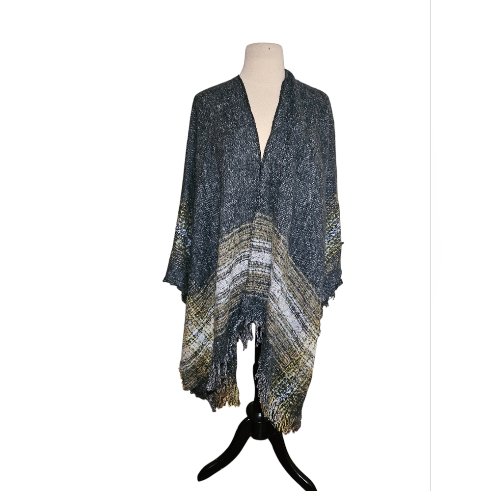 Sweater Shawl Poncho by Maglia NWT One size fits most Mostly Gray see pic 4 & 5